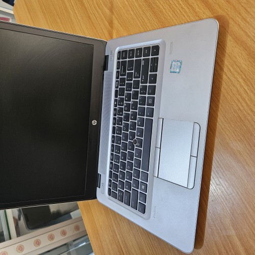 Hp elitebook 840 G3
Intel i5 500HDD, 8gb
14-inch, processor 2.90
Windows10, keyboard light.